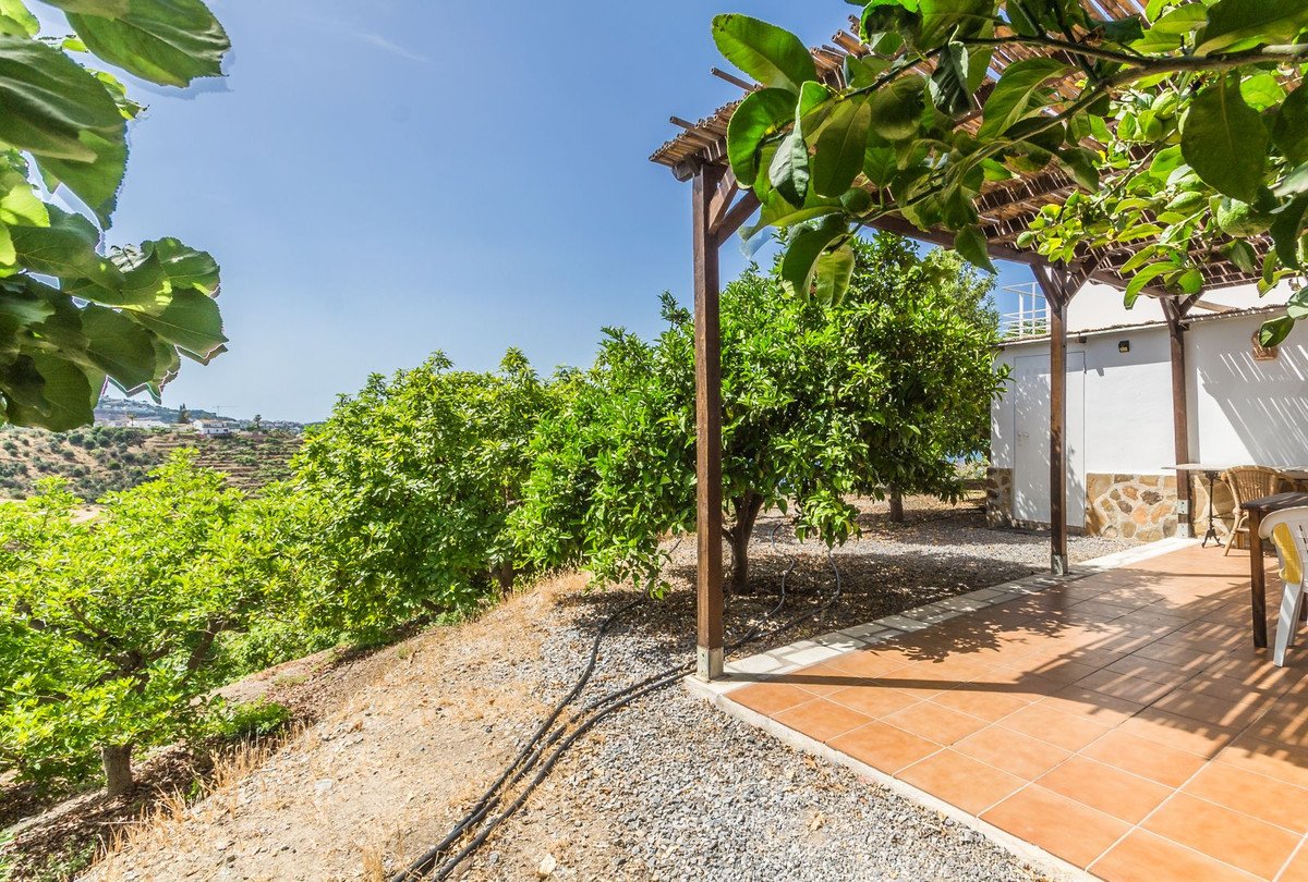 4 Bed Detached Villa in La Herradura