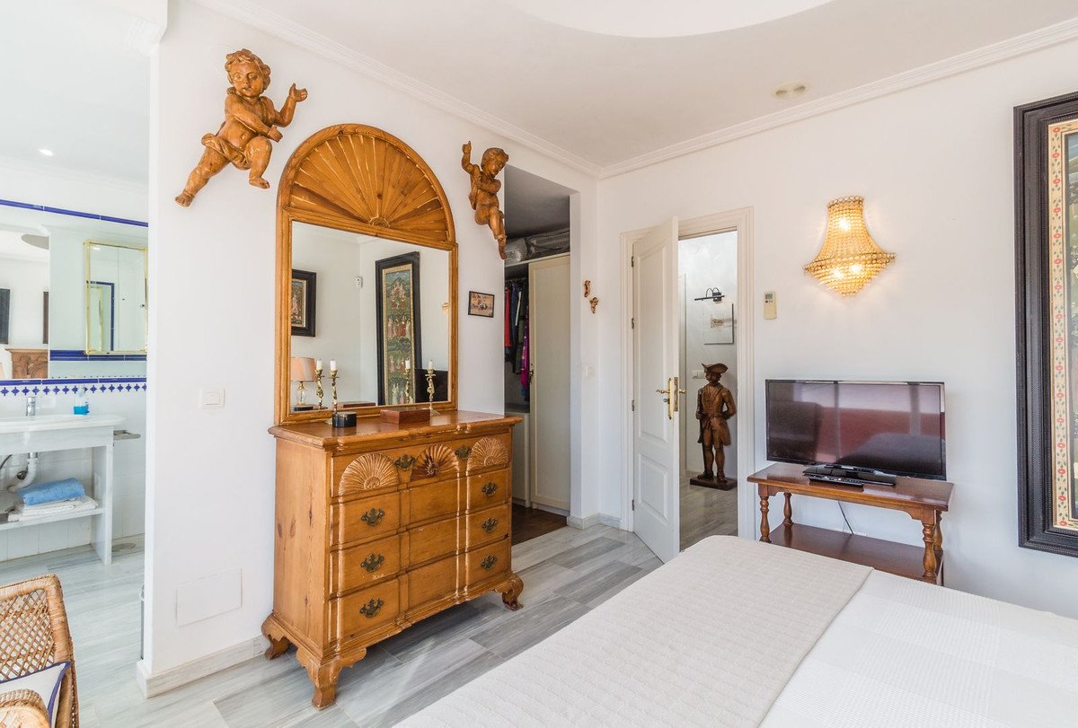 4 Bed Detached Villa in La Herradura
