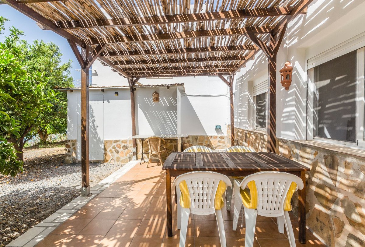 4 Bed Detached Villa in La Herradura
