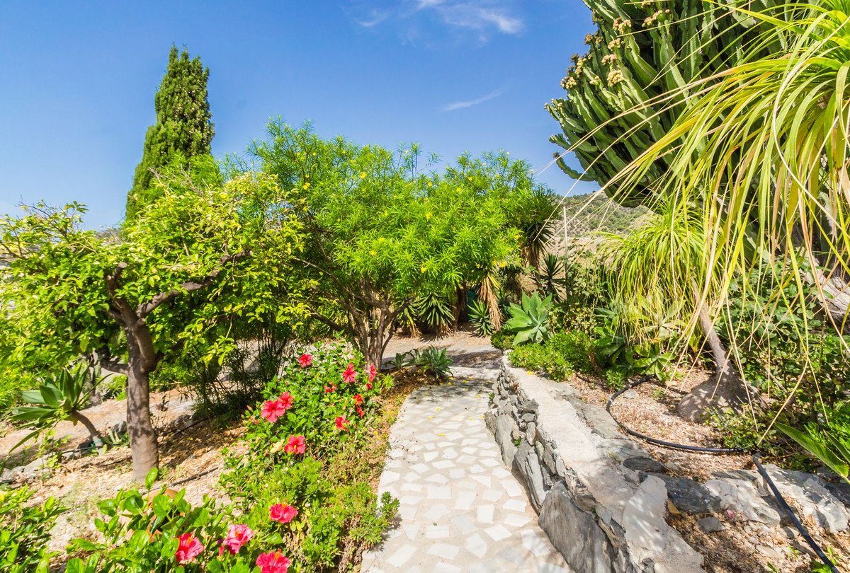 4 Bed Detached Villa in La Herradura
