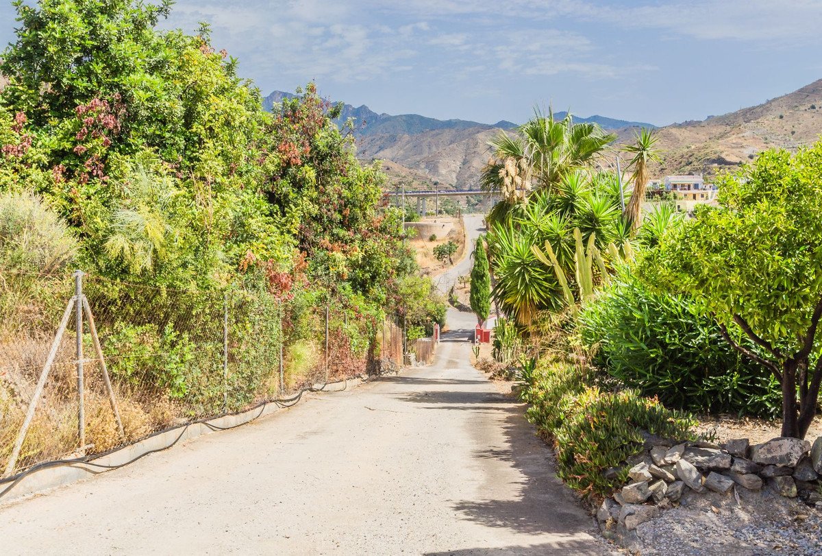 4 Bed Detached Villa in La Herradura
