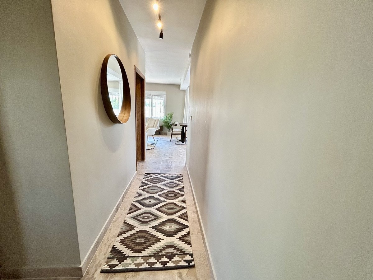 5 Bed Detached Villa in La Zenia