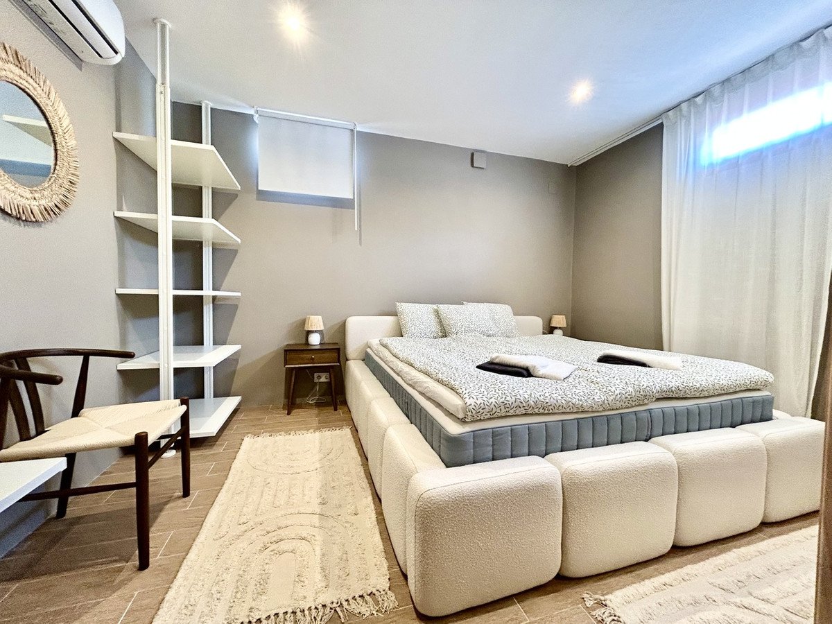 5 Bed Detached Villa in La Zenia