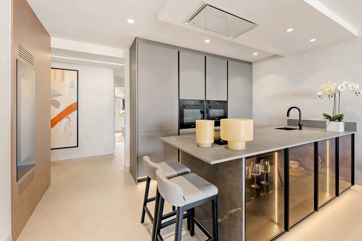 3 Bed Ground Floor Apartment in New Golden Mile