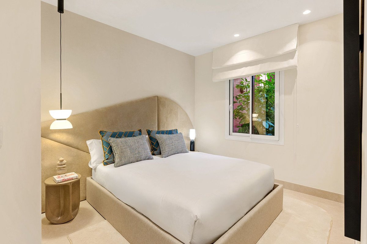 3 Bed Ground Floor Apartment in New Golden Mile