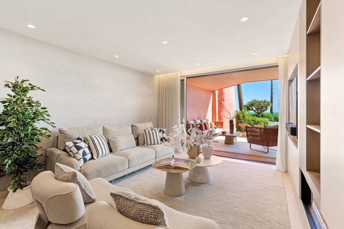 3 Bed Ground Floor Apartment in New Golden Mile