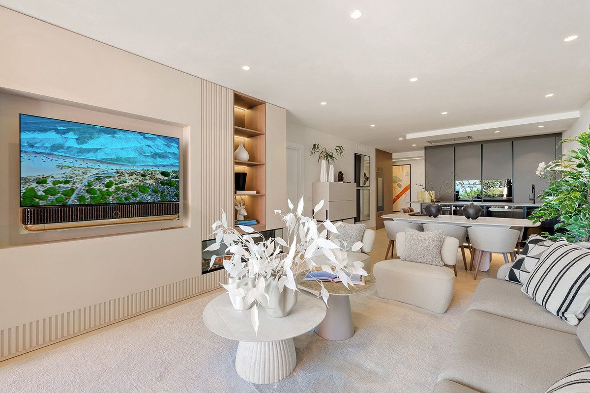 3 Bed Ground Floor Apartment in New Golden Mile