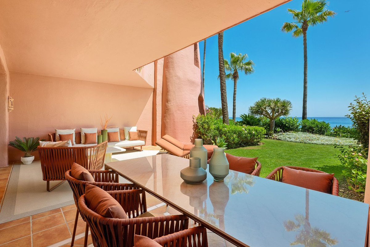 3 Bed Ground Floor Apartment in New Golden Mile