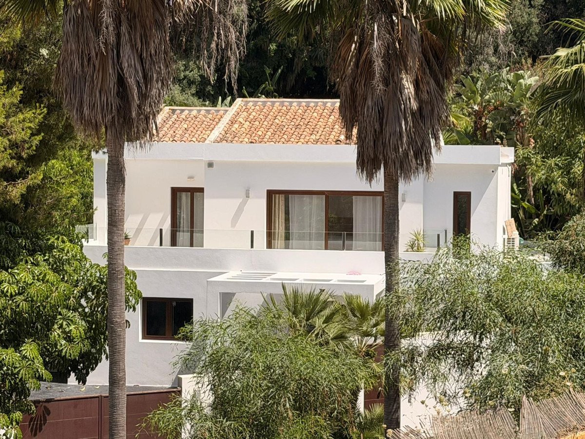 5 Bed Detached Villa in Marbella
