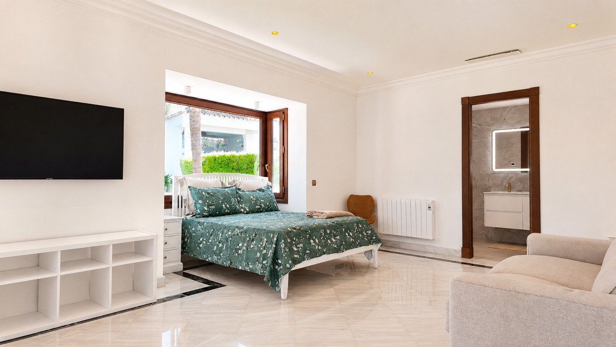 3 Bed Bungalow in The Golden Mile