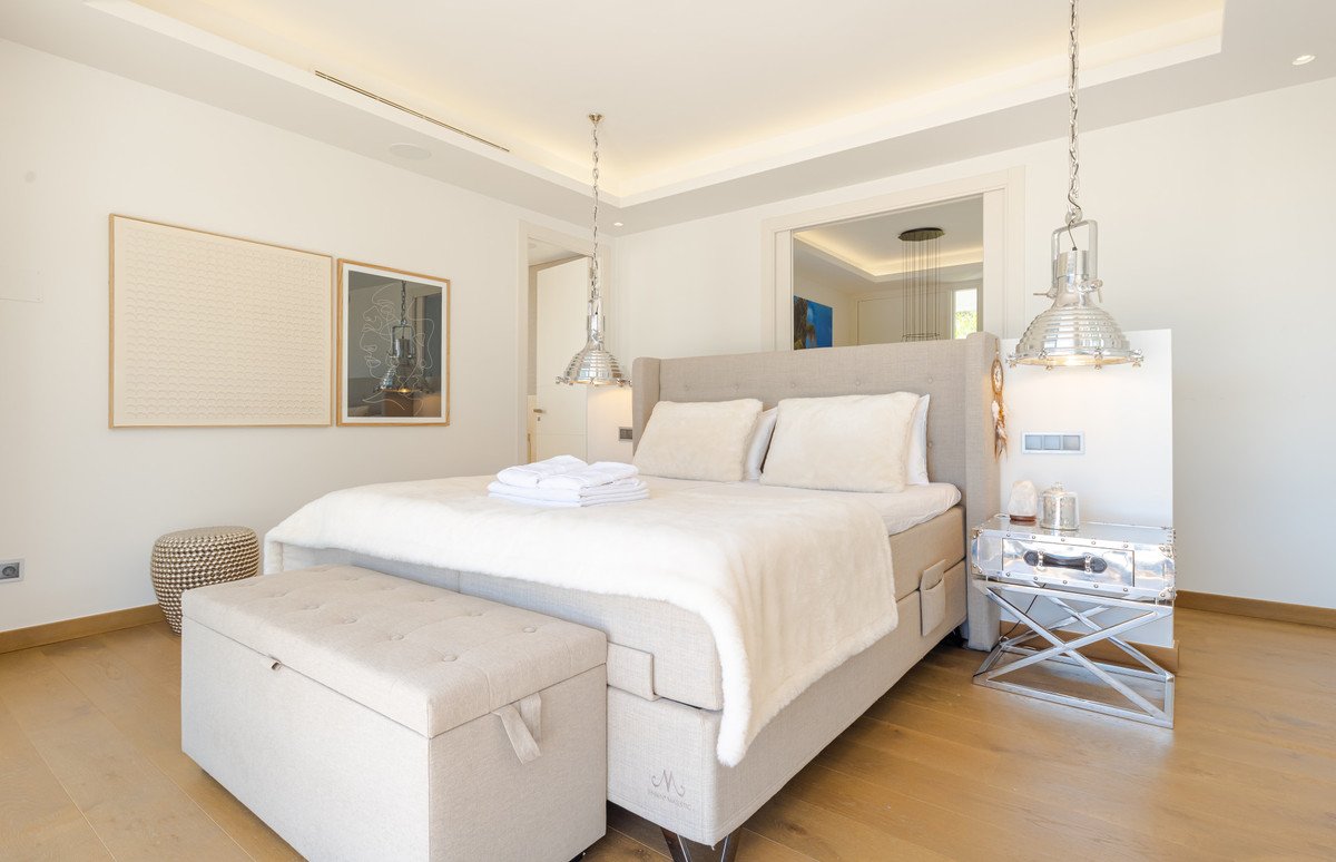 6 Bed Detached Villa in Nueva Andalucía