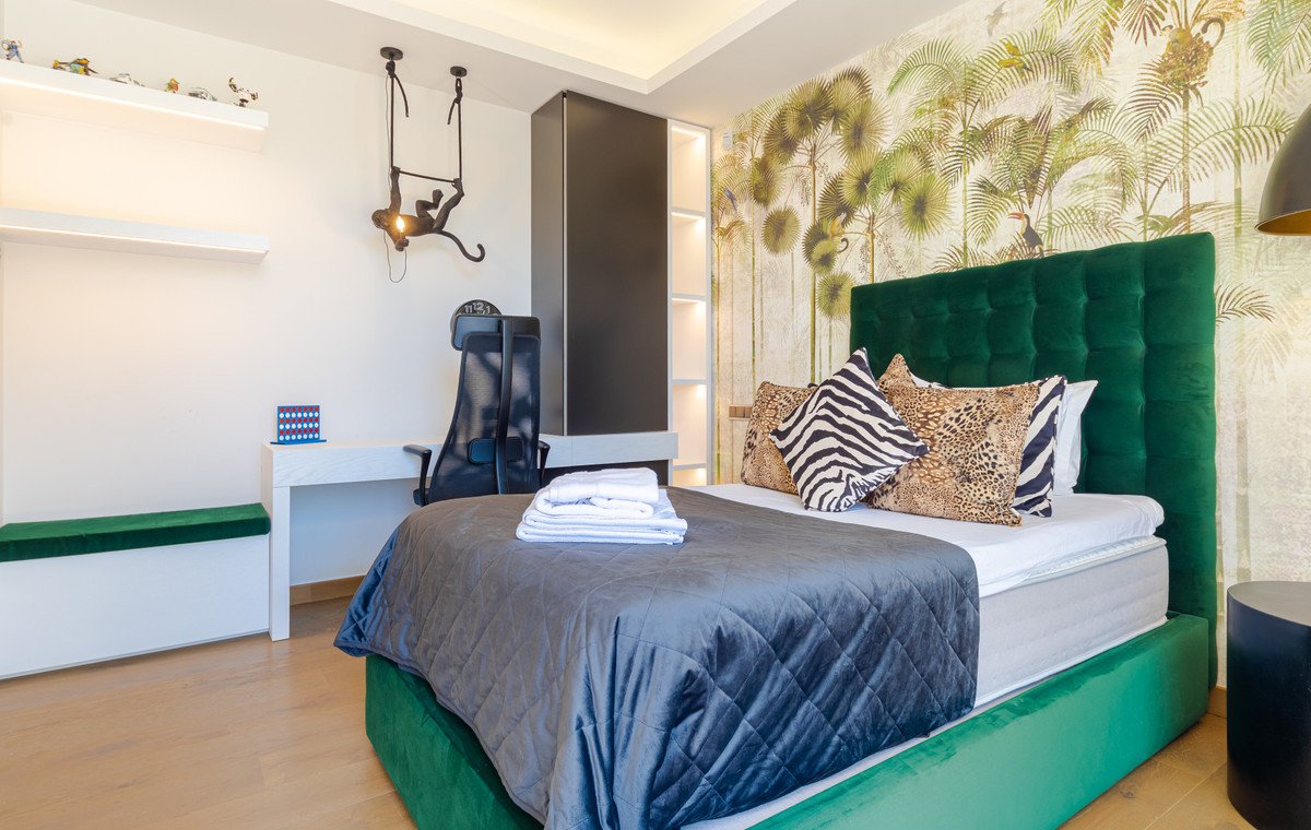 6 Bed Detached Villa in Nueva Andalucía