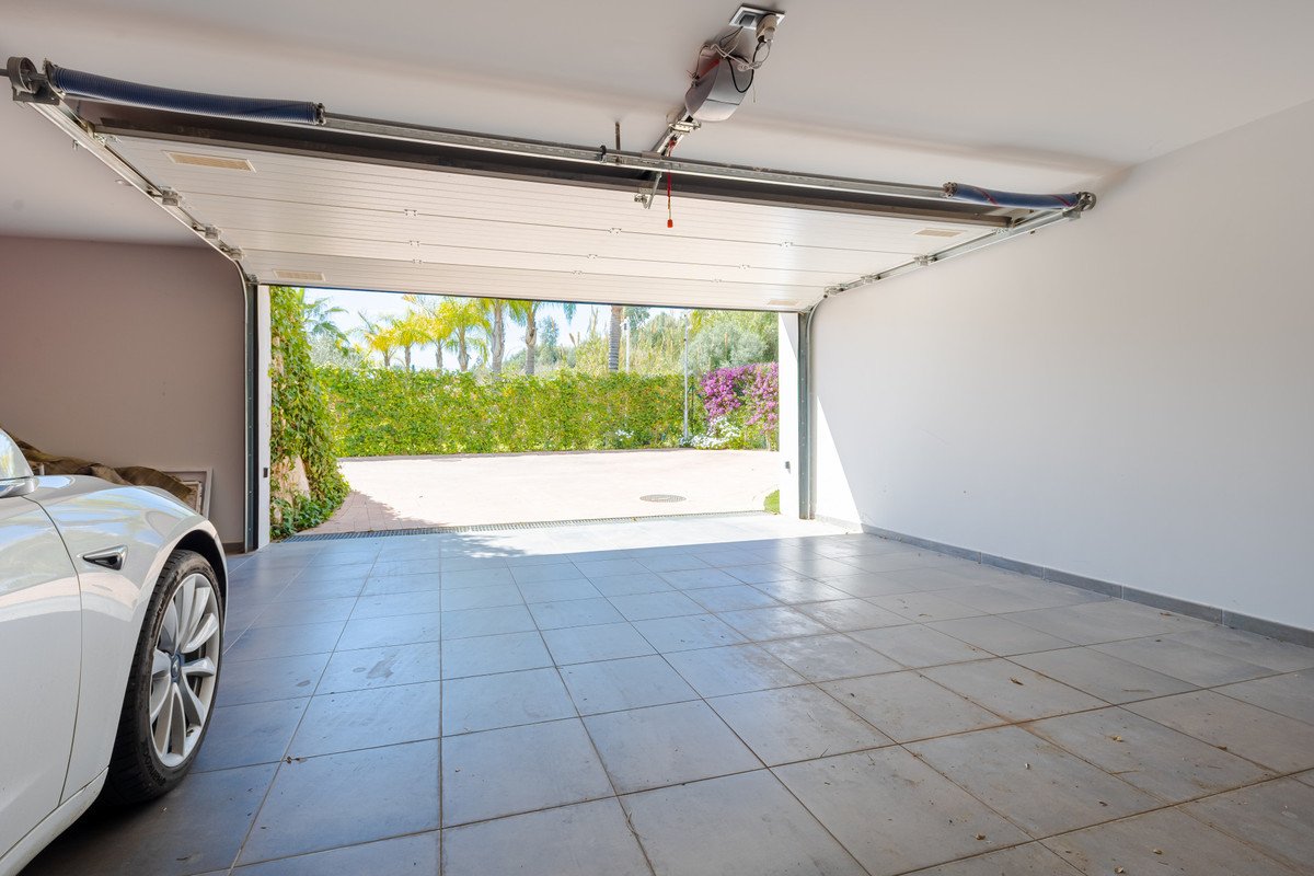 6 Bed Detached Villa in Nueva Andalucía