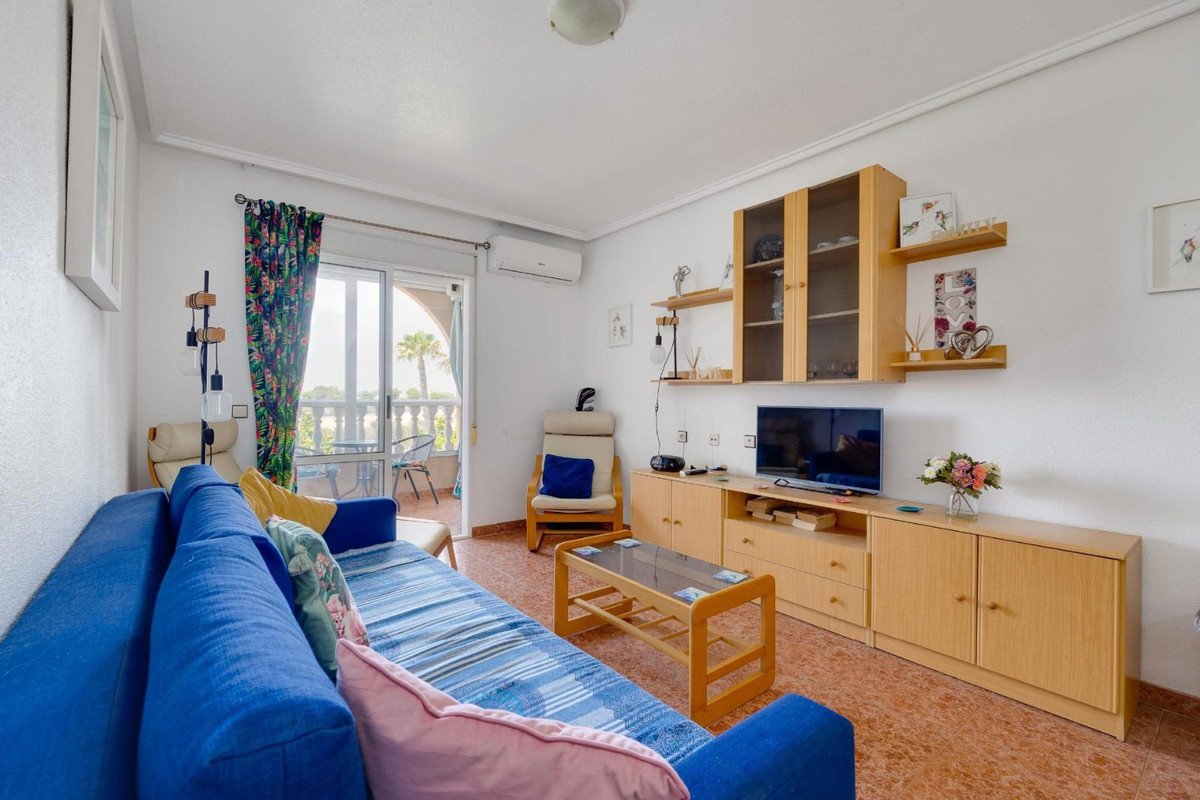 2 Bed Middle Floor Apartment in Torrevieja