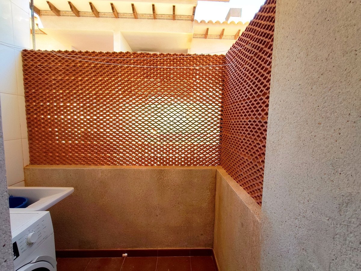 2 Bed Middle Floor Apartment in Villamartin