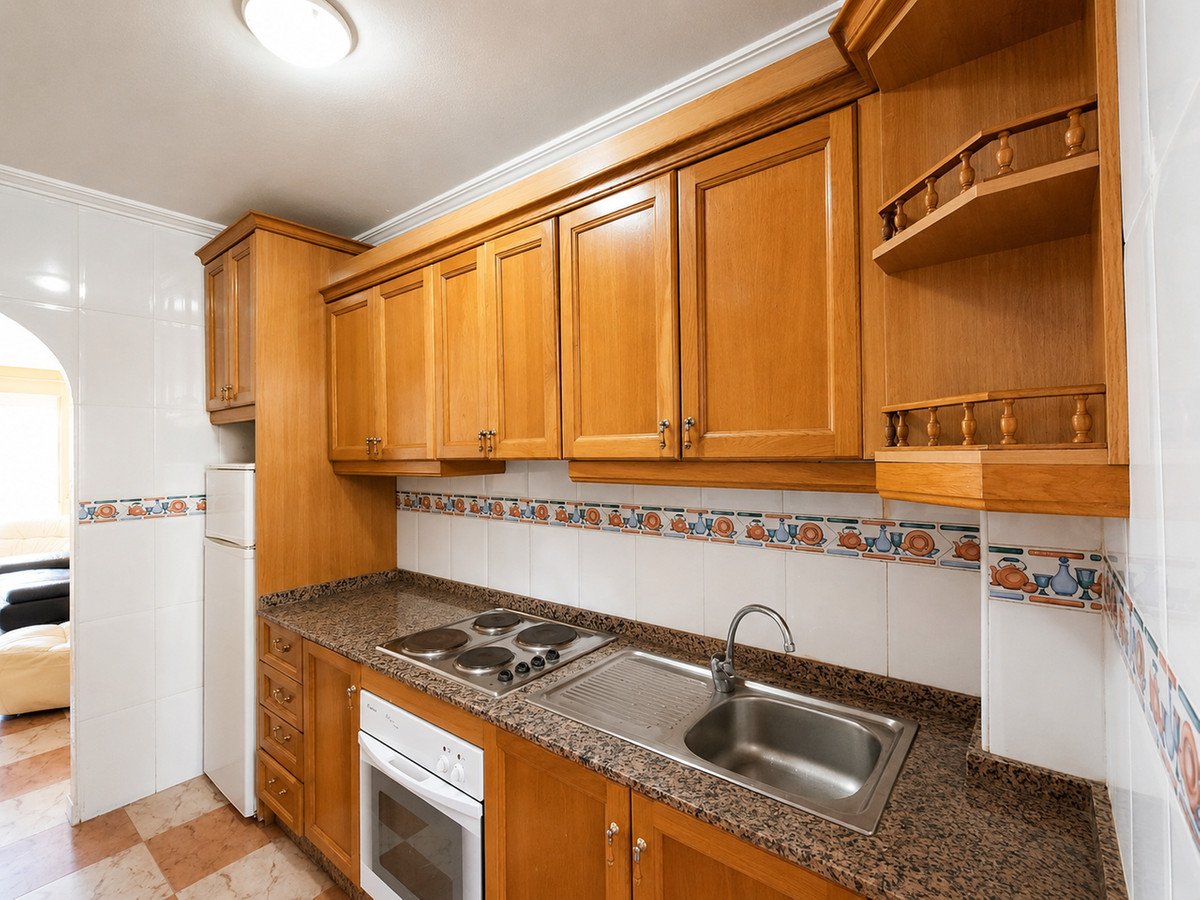 2 Bed Middle Floor Apartment in Villamartin