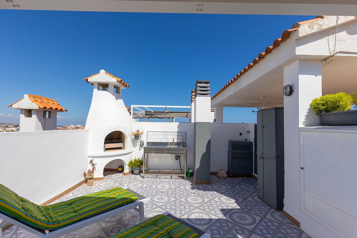 1 Bed Top Floor Apartment in La Mata