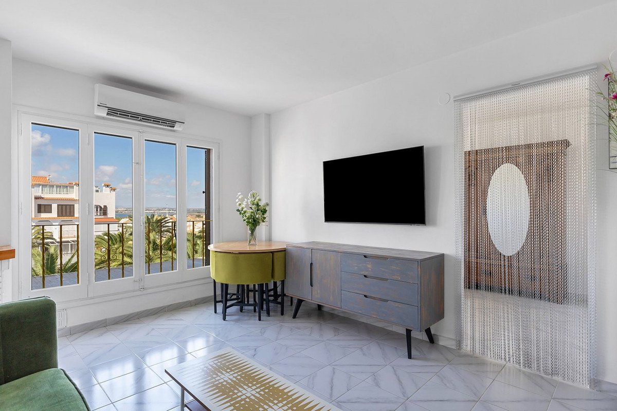 1 Bed Top Floor Apartment in La Mata