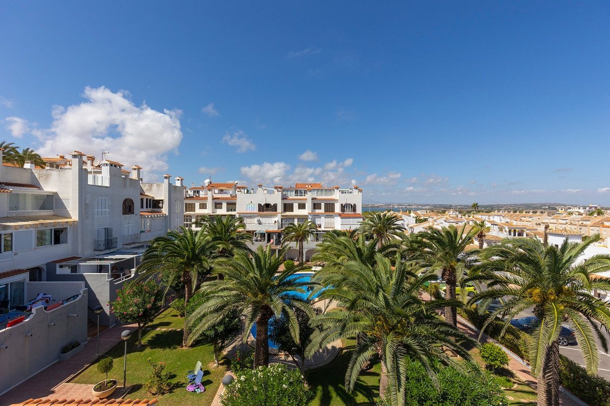 1 Bed Top Floor Apartment in La Mata