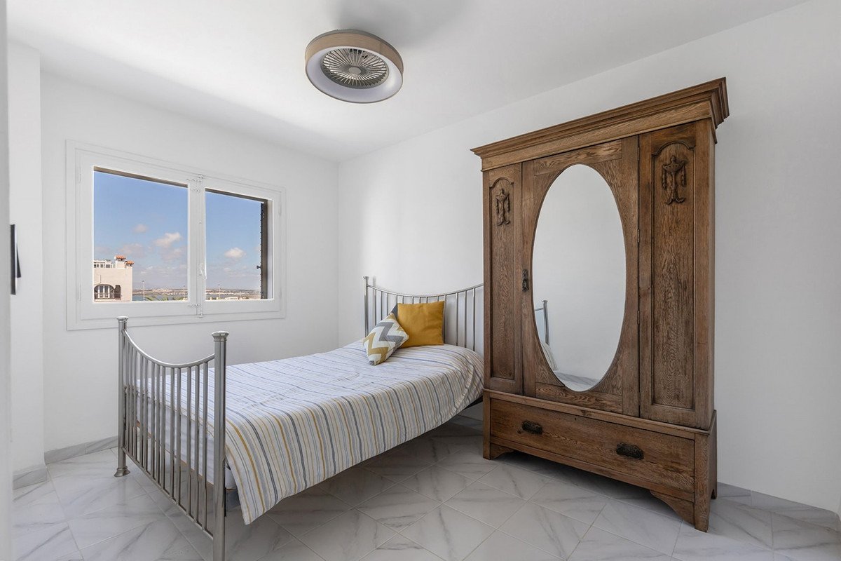 1 Bed Top Floor Apartment in La Mata