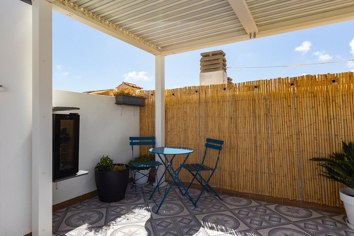 1 Bed Top Floor Apartment in La Mata