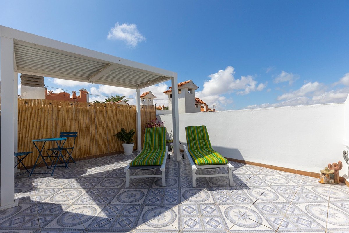 1 Bed Top Floor Apartment in La Mata