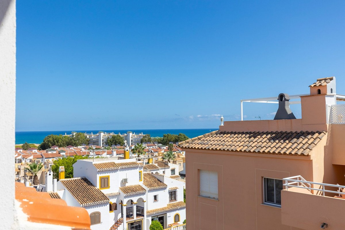 1 Bed Top Floor Apartment in La Mata