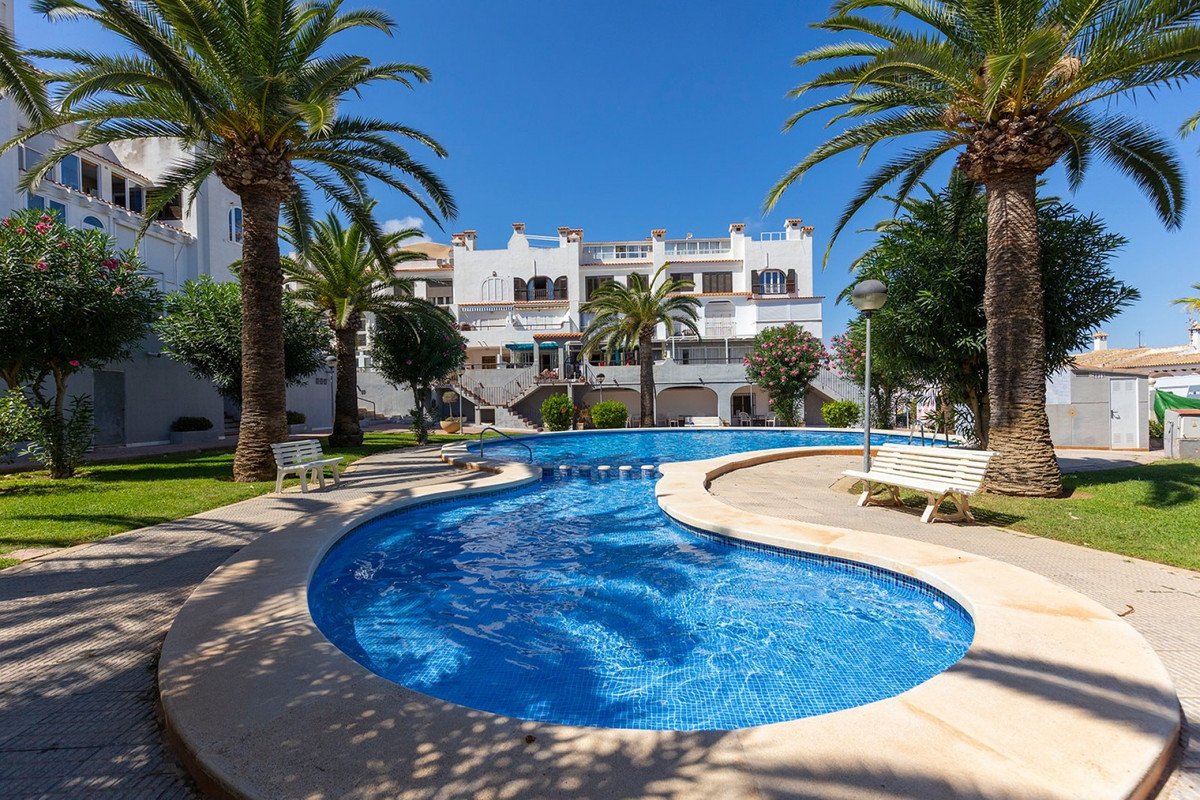 1 Bed Top Floor Apartment in La Mata