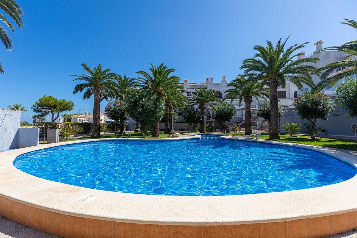 1 Bed Top Floor Apartment in La Mata