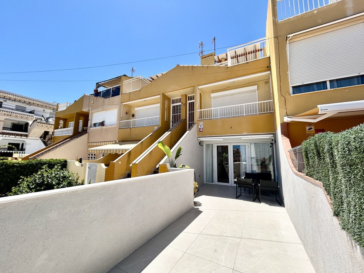 2 Bed Ground Floor Apartment in Torrevieja