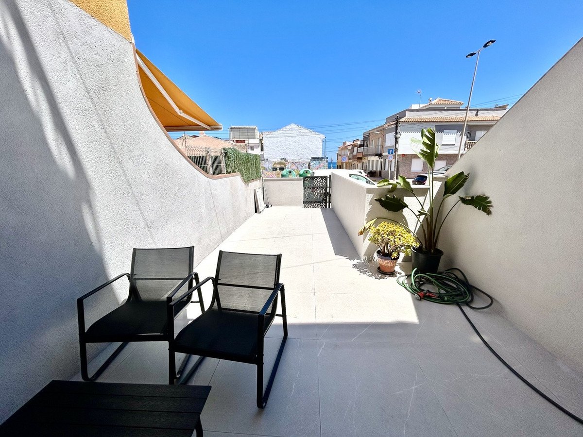 2 Bed Ground Floor Apartment in Torrevieja