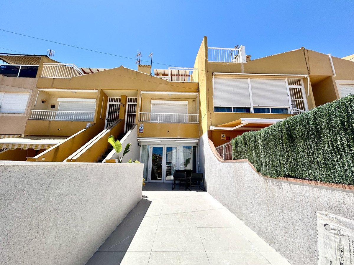 2 Bed Ground Floor Apartment in Torrevieja