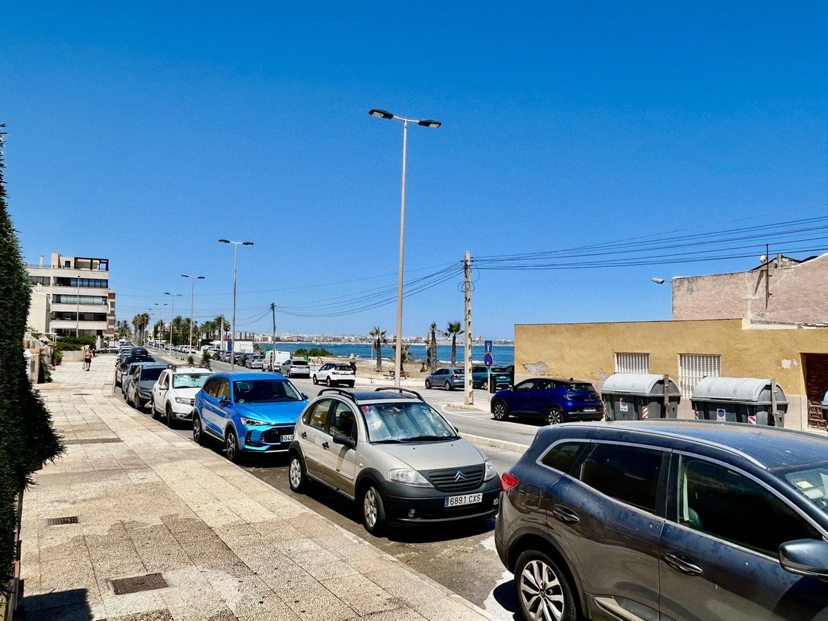 2 Bed Ground Floor Apartment in Torrevieja