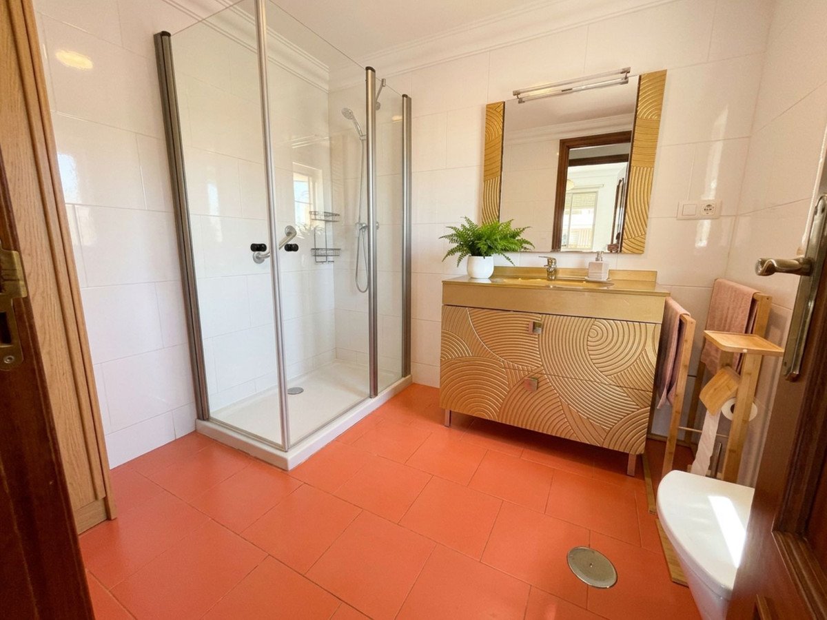 3 Bed Middle Floor Apartment in Málaga