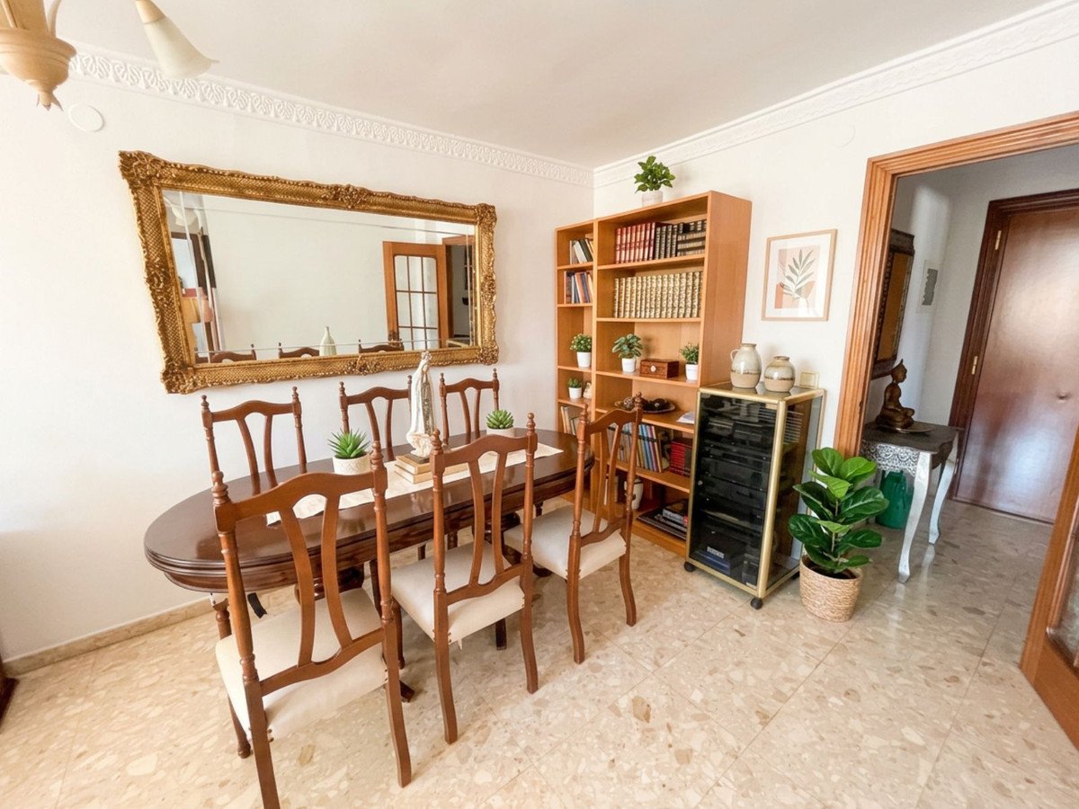 3 Bed Middle Floor Apartment in Málaga