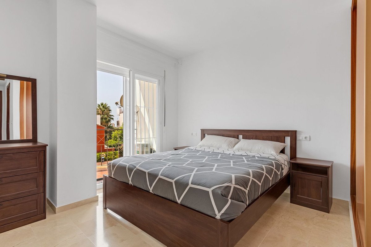 2 Bed Middle Floor Apartment in Fuengirola
