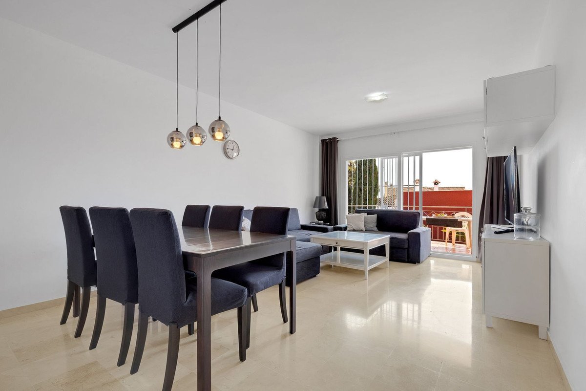 2 Bed Middle Floor Apartment in Fuengirola