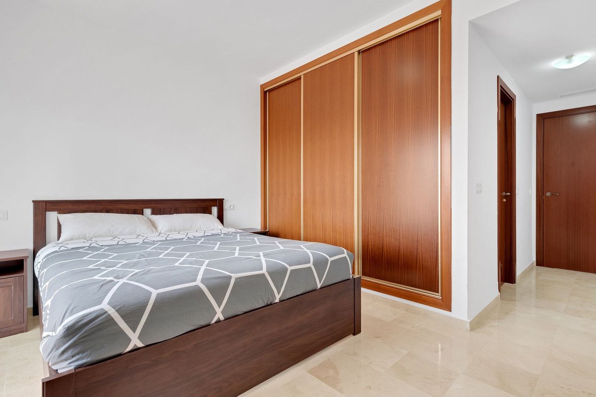 2 Bed Middle Floor Apartment in Fuengirola