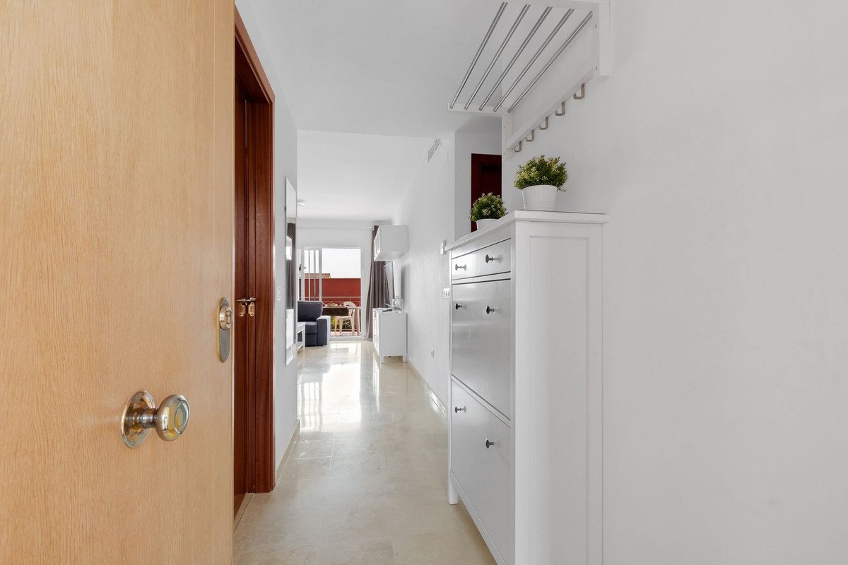 2 Bed Middle Floor Apartment in Fuengirola