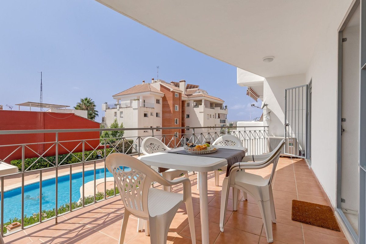 2 Bed Middle Floor Apartment in Fuengirola