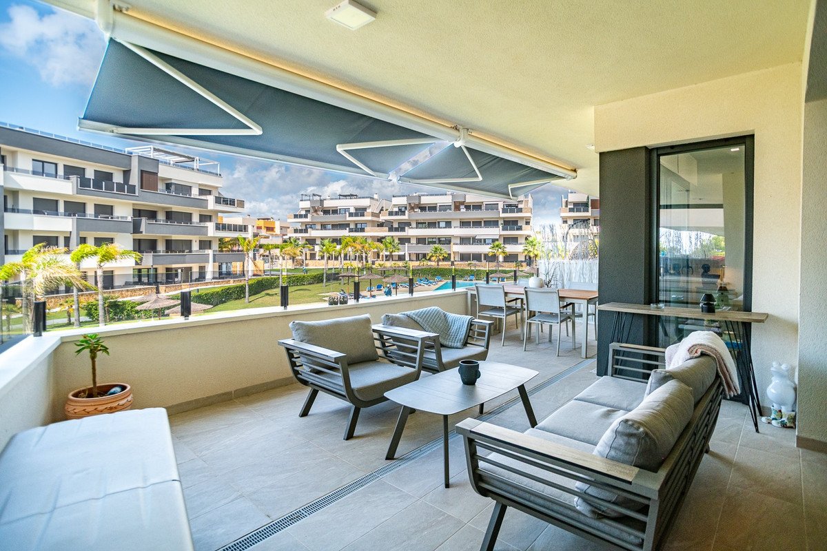 2 Bed Middle Floor Apartment in Torrevieja