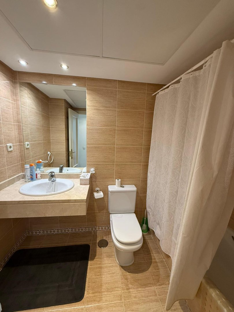 2 Bed Middle Floor Apartment in Nueva Andalucía