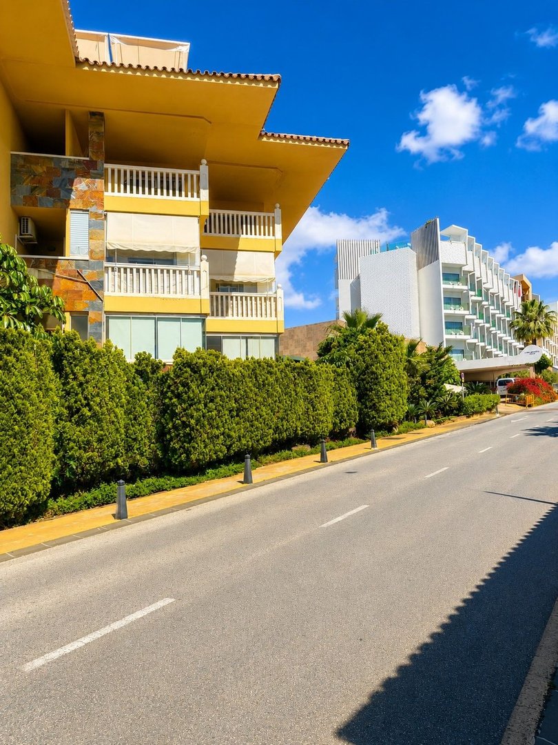 2 Bed Middle Floor Apartment in Higueron