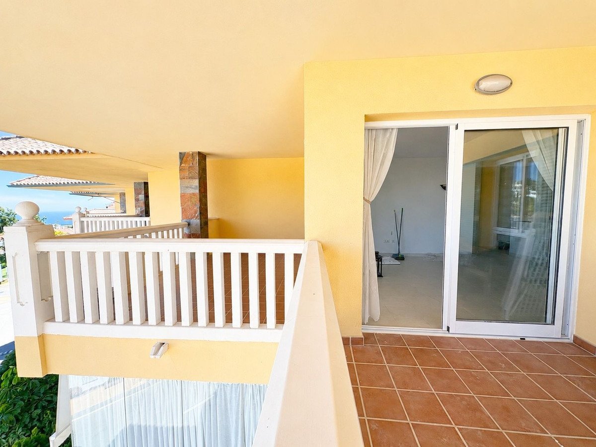 2 Bed Middle Floor Apartment in Higueron