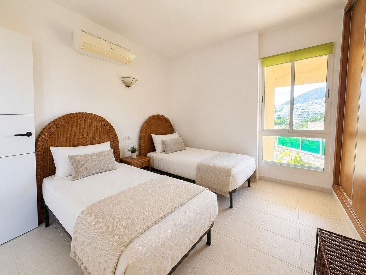 2 Bed Middle Floor Apartment in Higueron