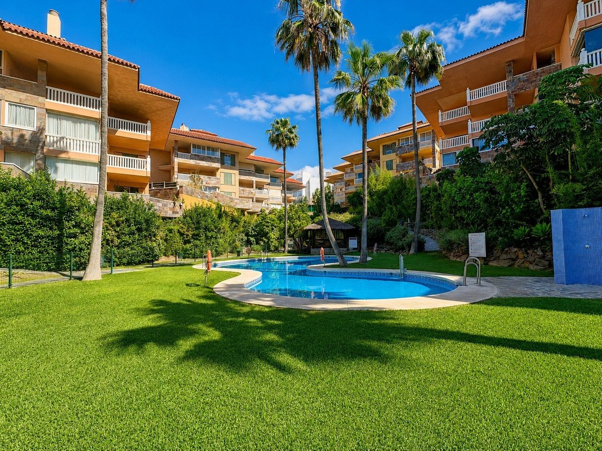 2 Bed Middle Floor Apartment in Higueron