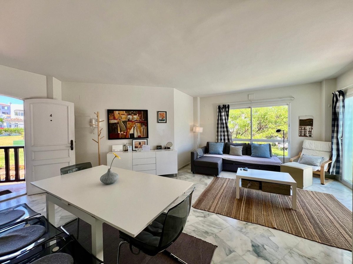 2 Bed Middle Floor Apartment in Elviria