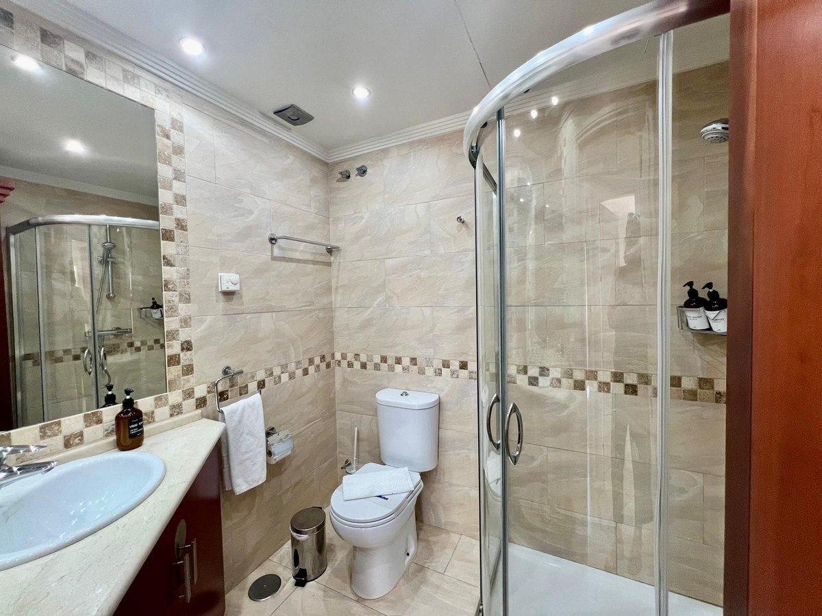 2 Bed Middle Floor Apartment in Elviria