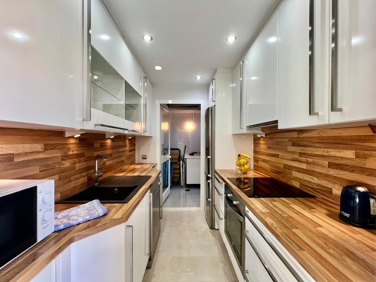 2 Bed Middle Floor Apartment in Elviria