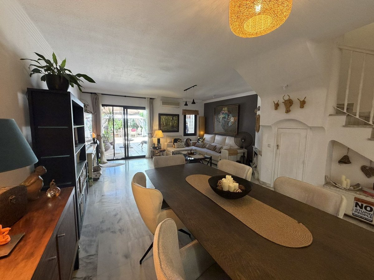 4 Bed Townhouse in Bel Air